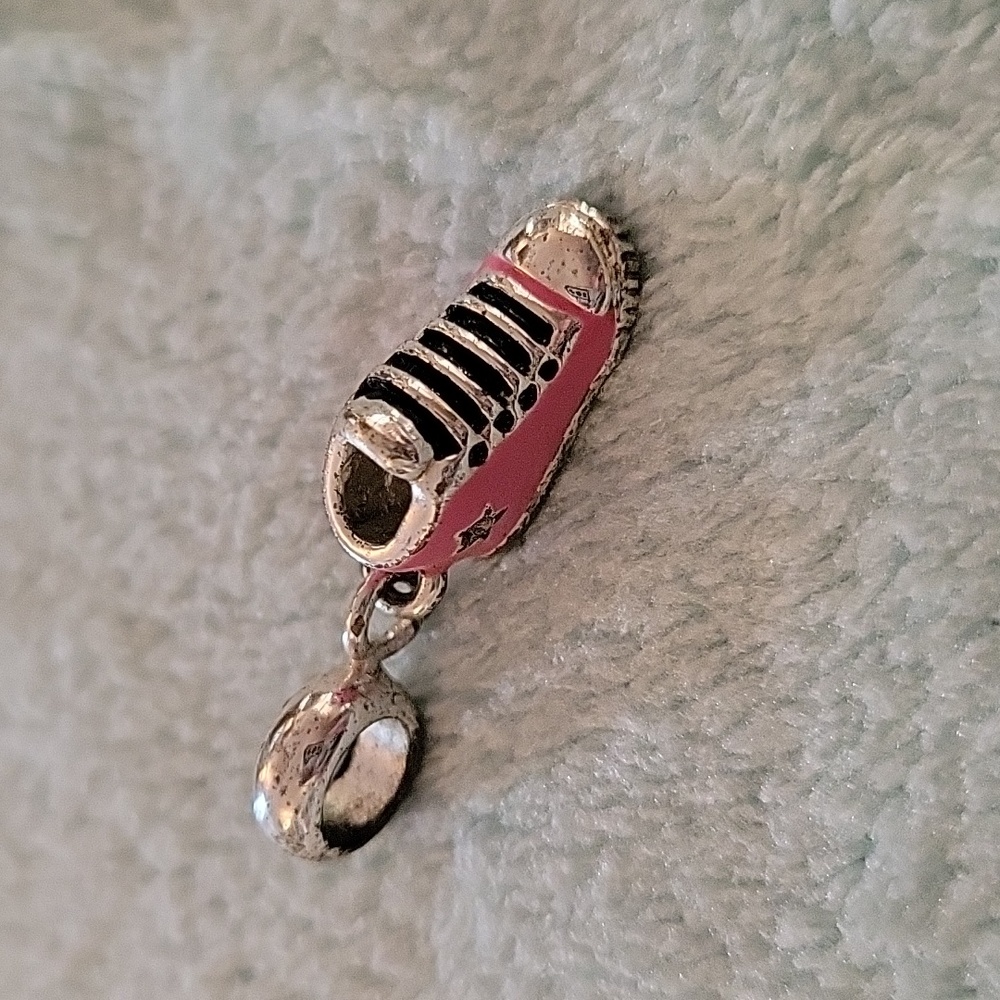 High Top Charm🧡